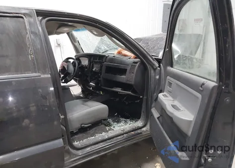 2010 Dodge Dakota Bighorn/Lonestar z USA, uszkodzony, nr VIN 1D7CW3GK9AS225839